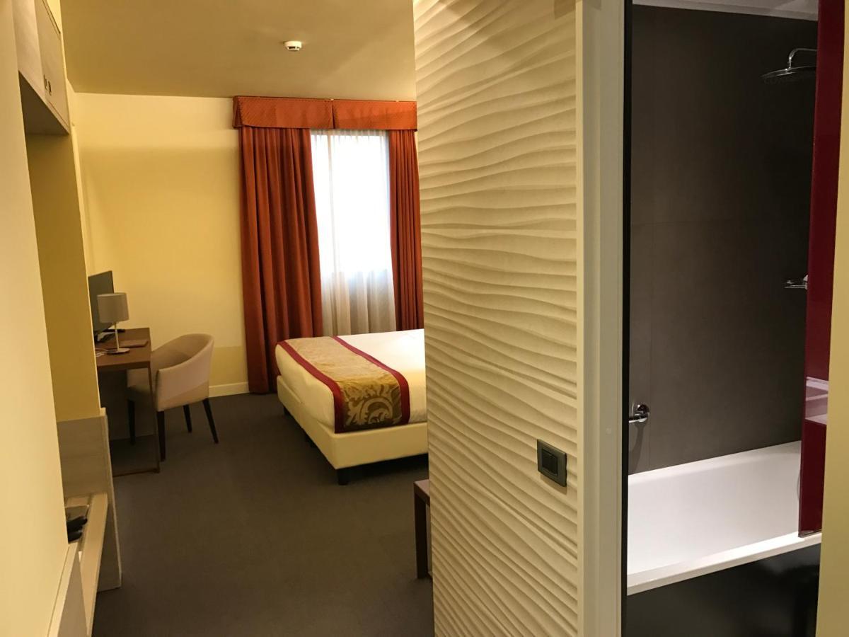 Antony - Venice Airport 4*